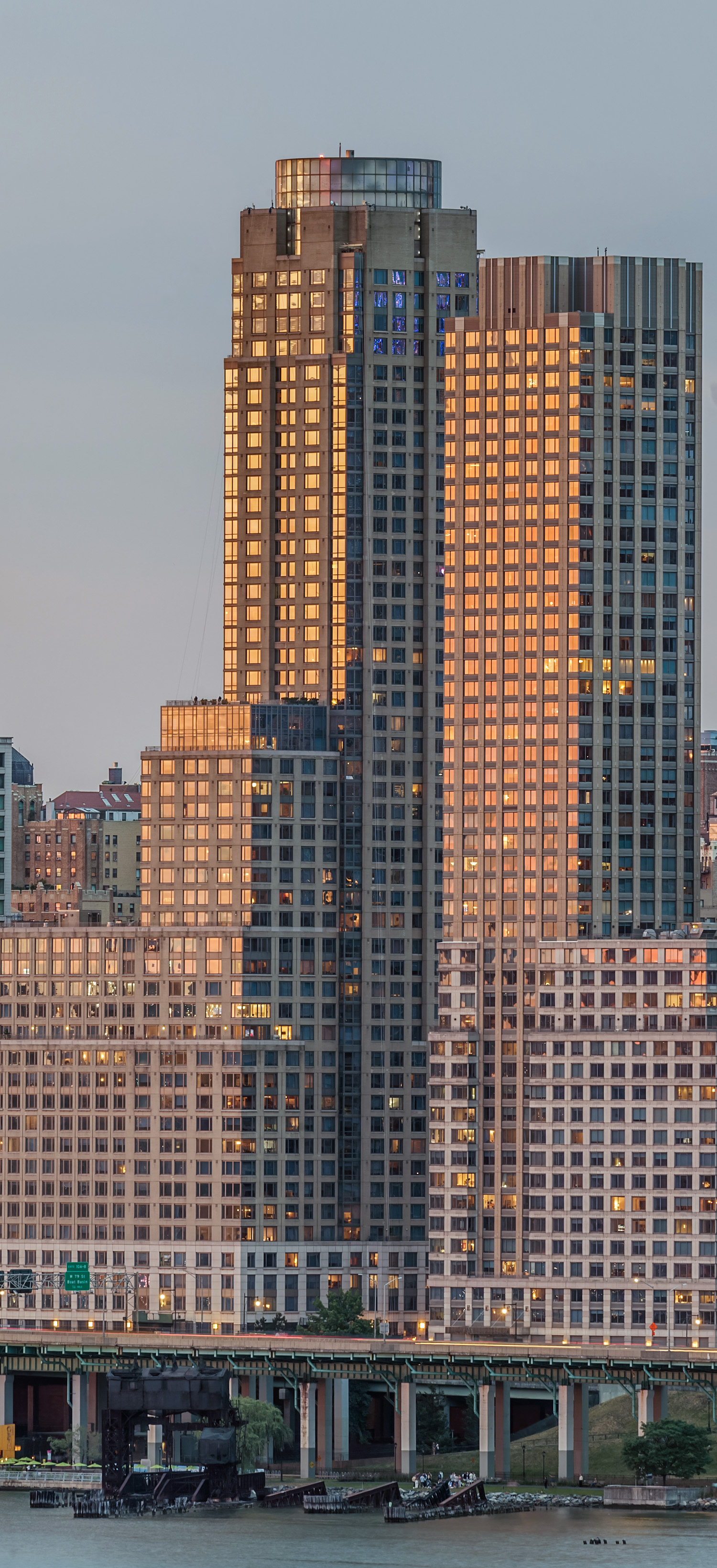 220 Riverside Boulevard At Trump Place, New York City - View from Weehawken. © Mathias Beinling